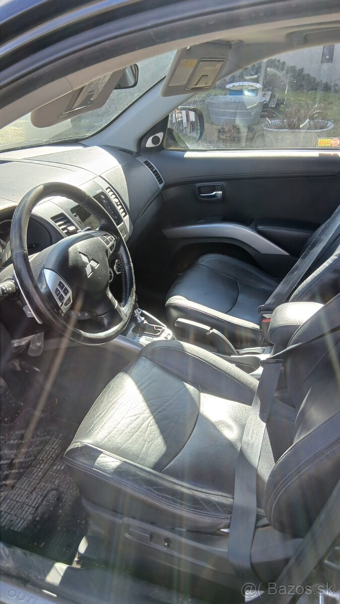 Outlander 2,2. 115kw automat. - 5