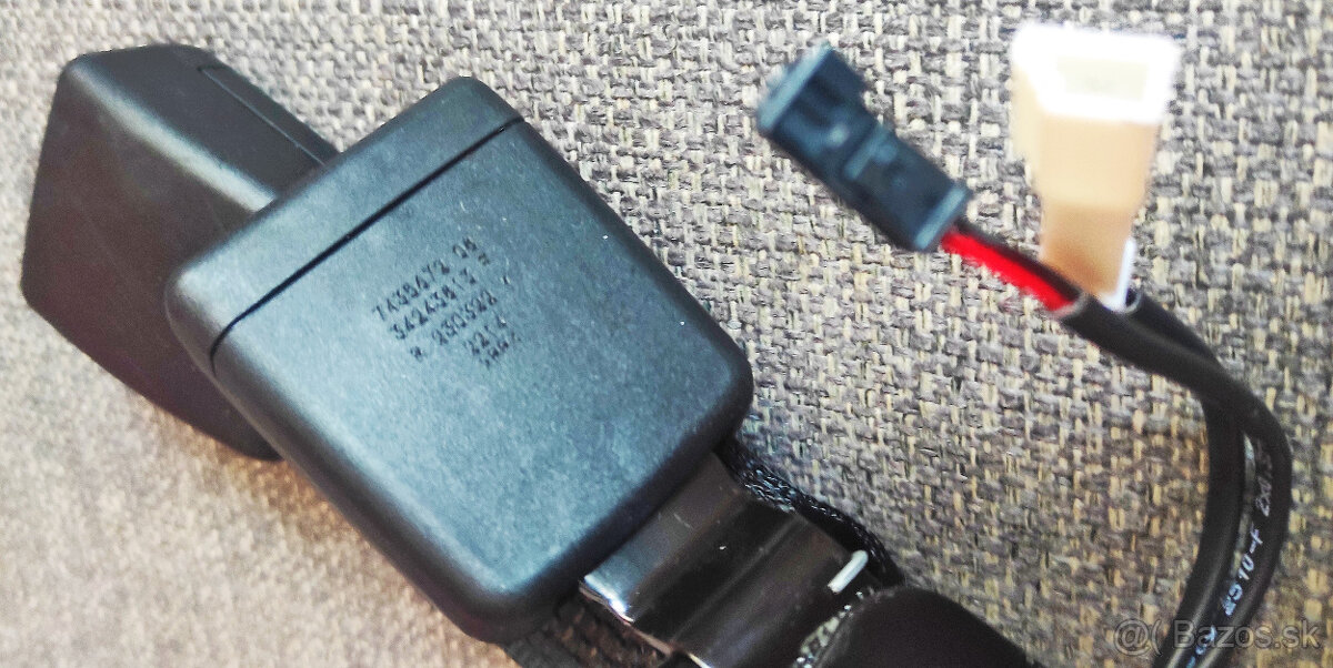 zámok zadného bezpečnostného pásu na BMW - 5