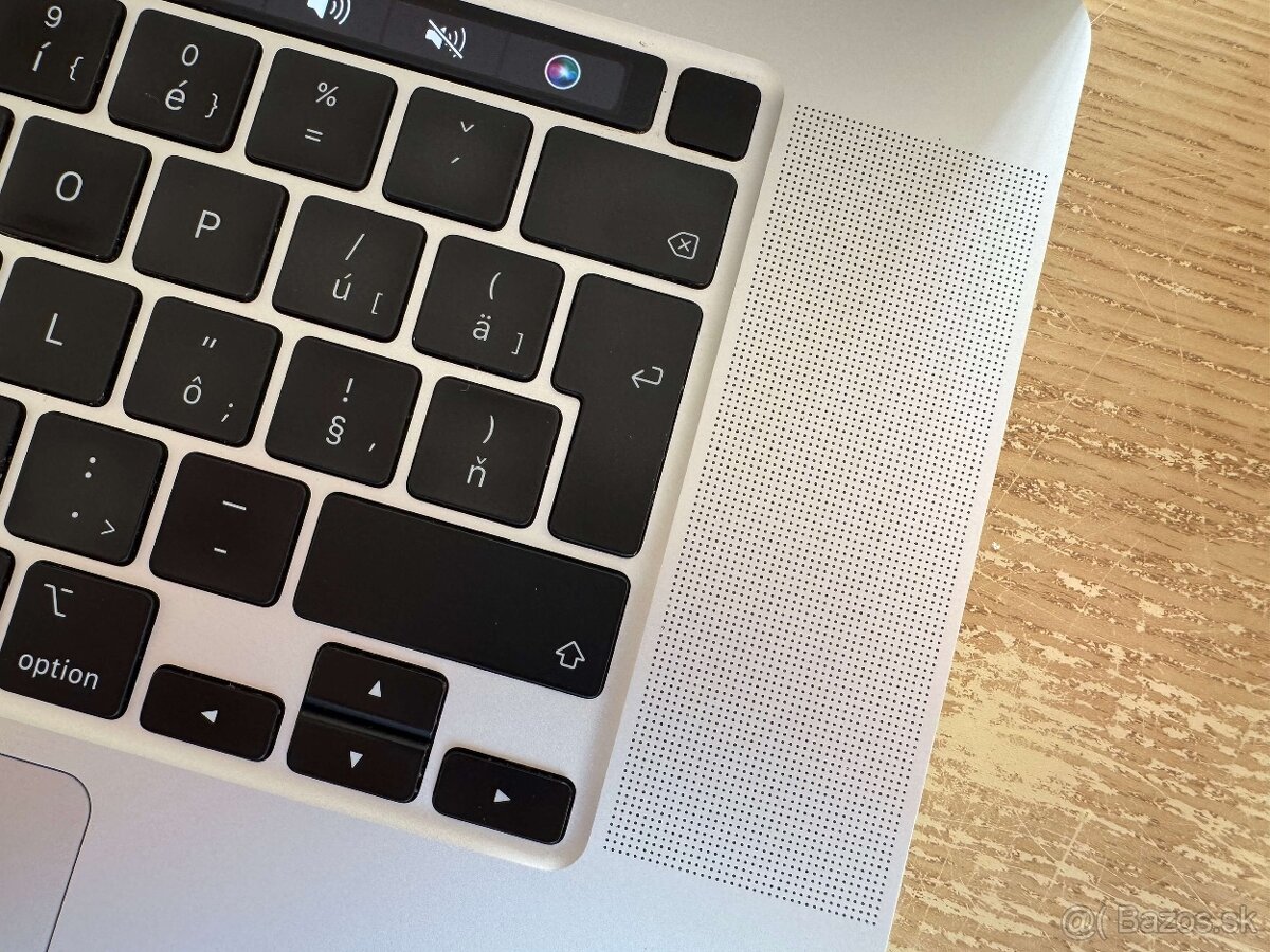 MacBook Pro 16” (2019) – Intel i7, 16 GB RAM, 500 GB SSD - 5