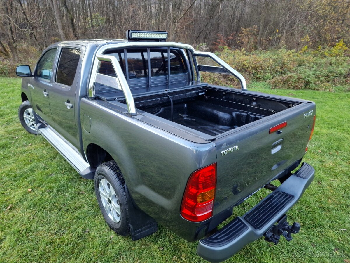 Toyota Hilux 2.5 D-4D 4X4 UZÁVIERKA UKÁŽKOVÝ STAV - 5