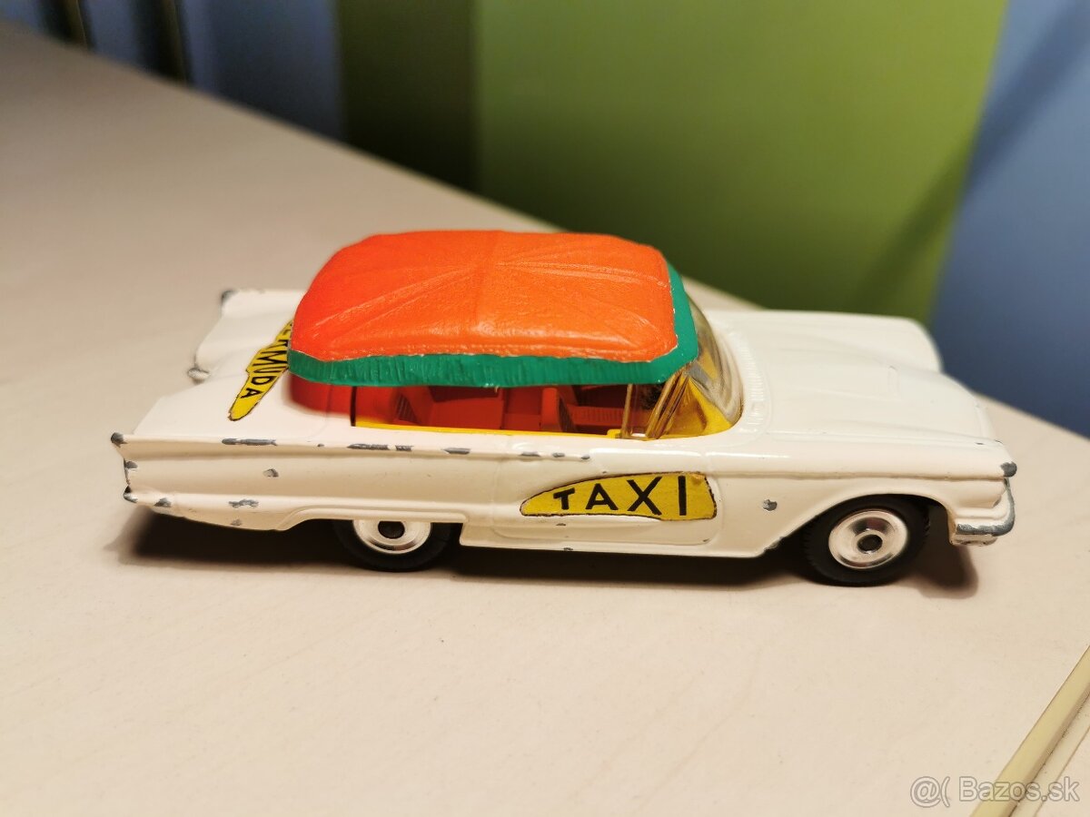 Corgi toys Ford Thunderbird - 5
