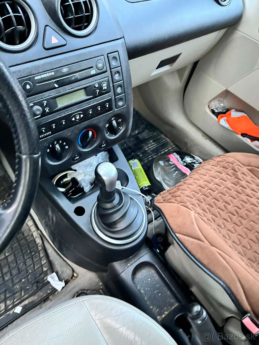 Ford fiesta 1.3 2003 - 5