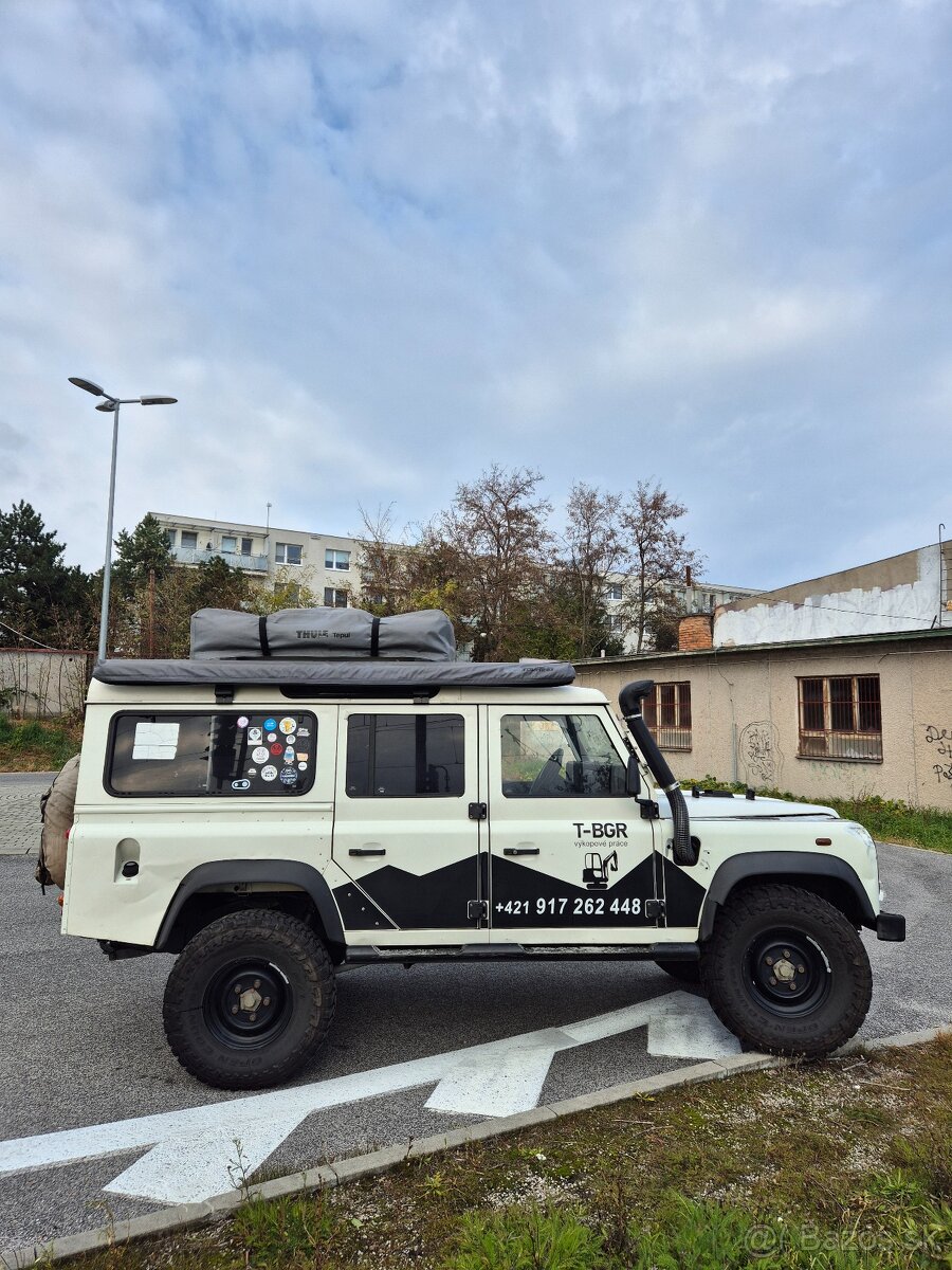 Land rover defender td5 station wagon