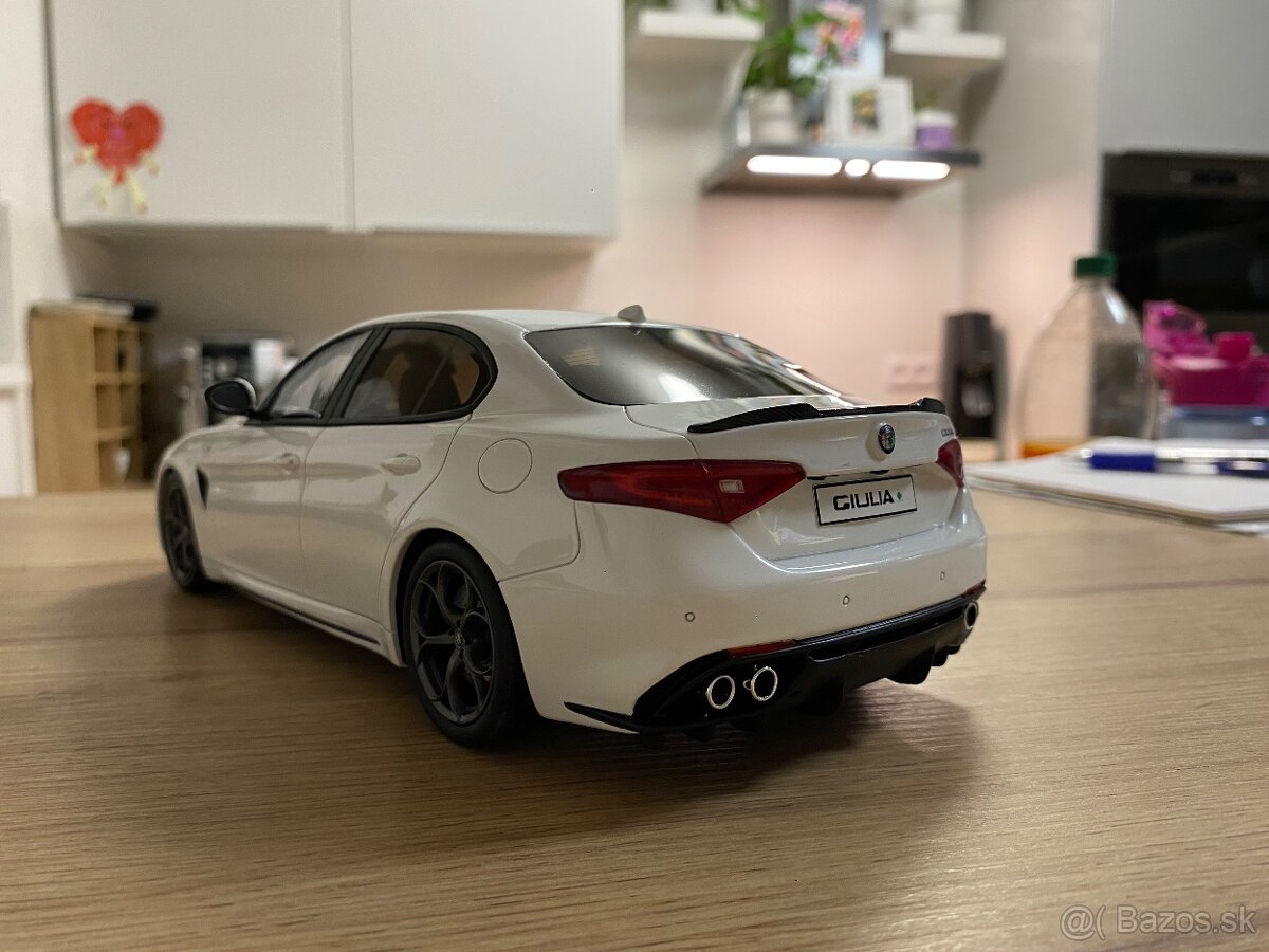 Alfa Romeo Giulia 1:18 Otto - 5