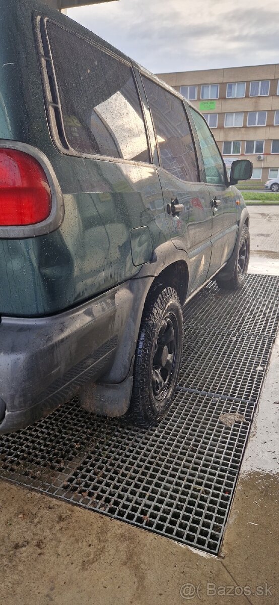 Nissan Terrano 2 - 5
