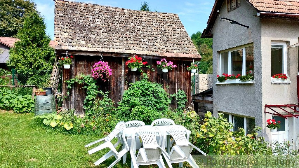 Vidiecka usadlosť s možnosťou podnikania – bývanie, agrotu - 5