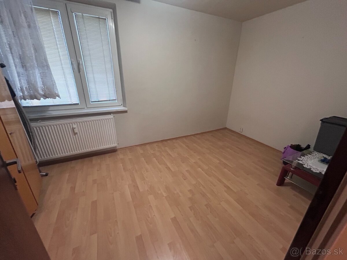 Čiast. prerobený 3 izb. byt na ulici Komenského v Trebišove - 5