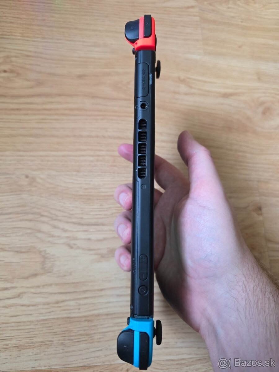 Nintendo Switch + Pro controller + 256 GB karta - 5