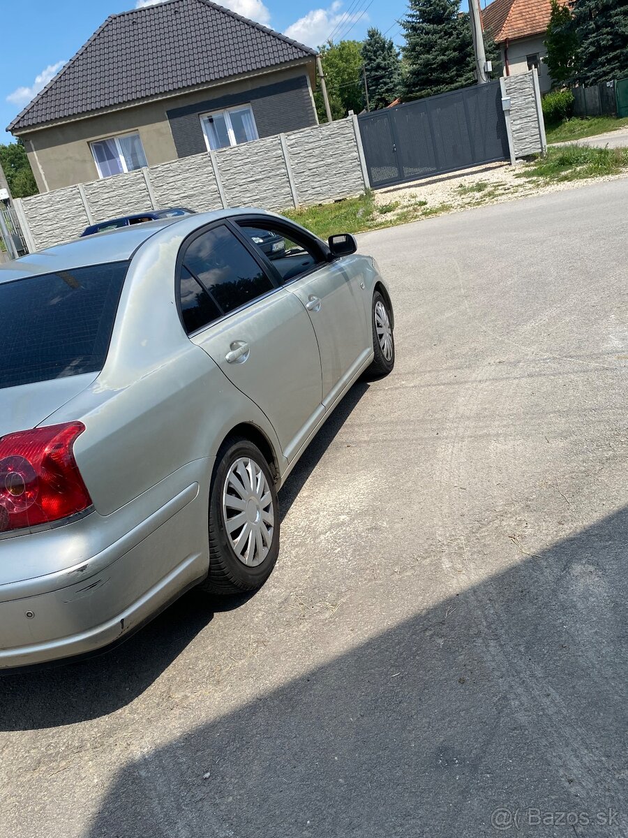 Toyota Avensis - 5