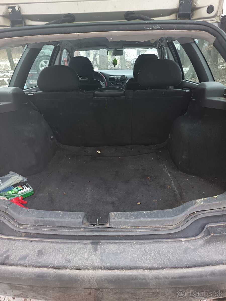 Predam volvo v40 - 5