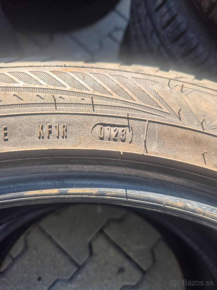 255/45 r19 Good year - 5