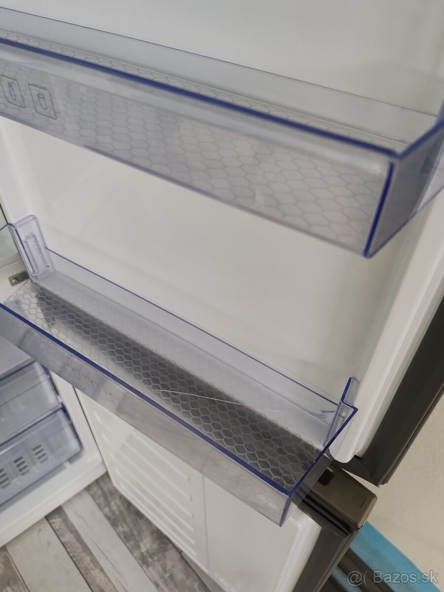 Predám chladničku kombinovanú s mrazničkou BEKO - 5