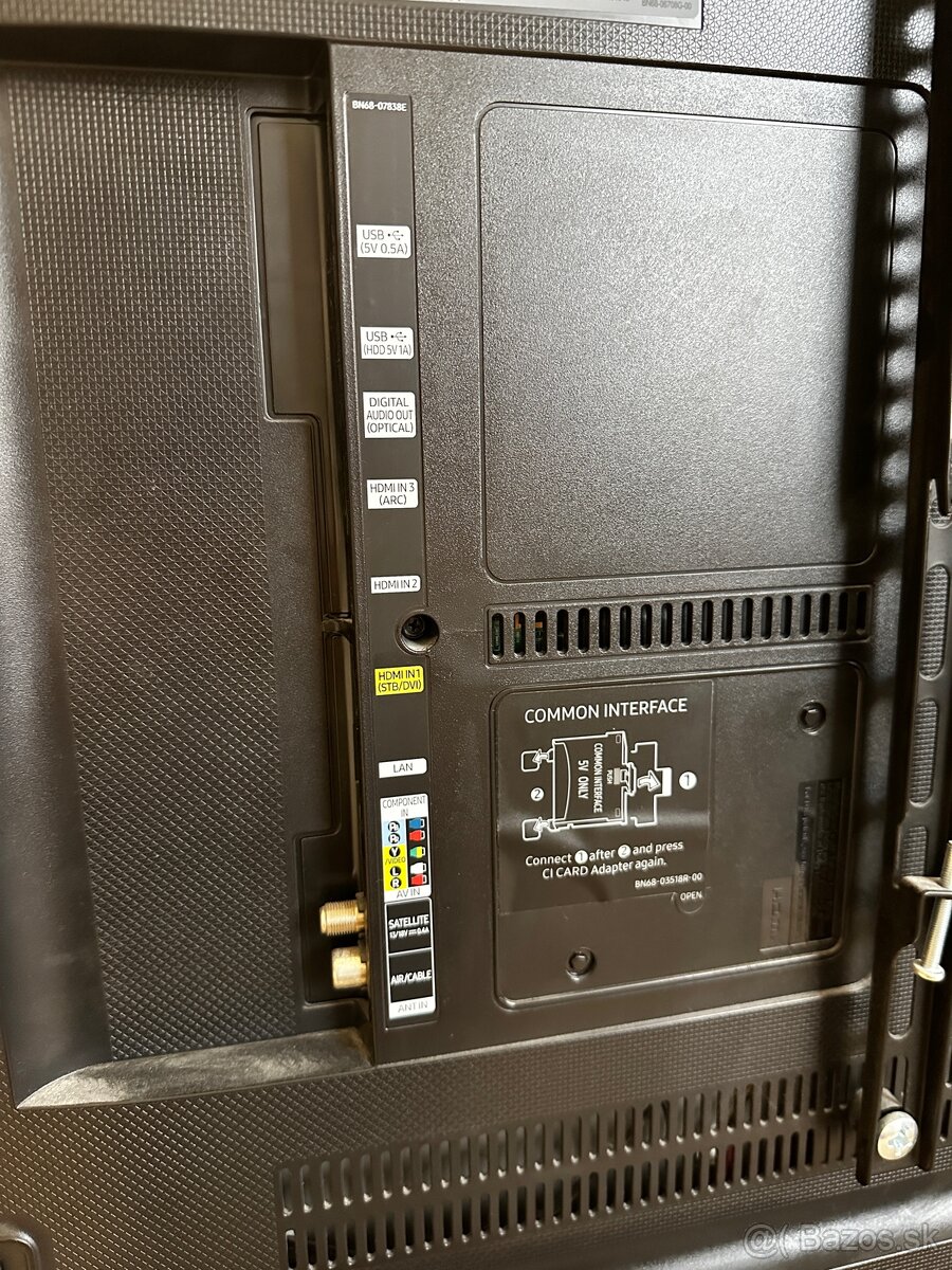 Samsung 50" UHD 4K Smart TV UE50KU6072U - 5