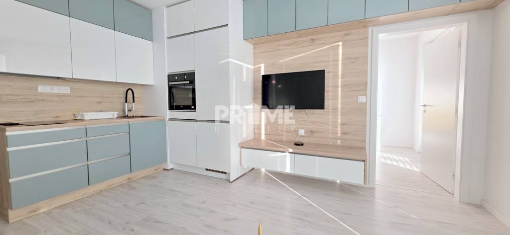 MODERNÝ 2i, SLNEČNICE, BALKÓN, PARKING, Zuzany Chalupovej,Pe - 5