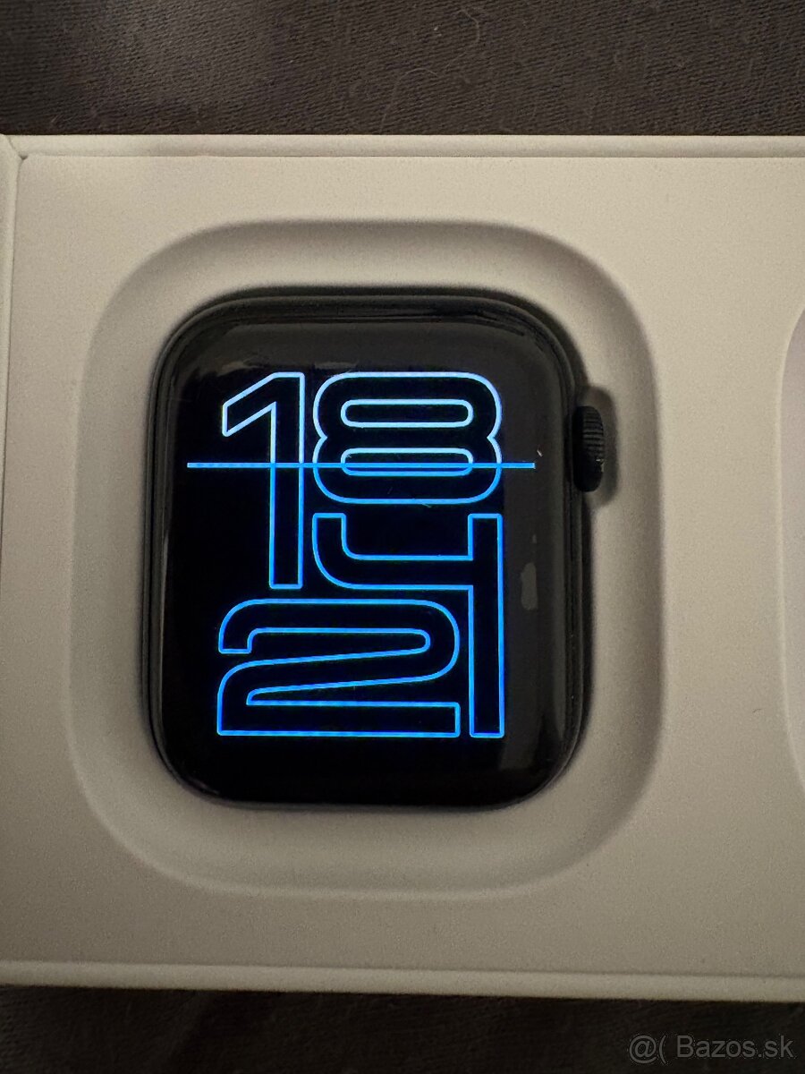 Apple Watch SE 2 - 5