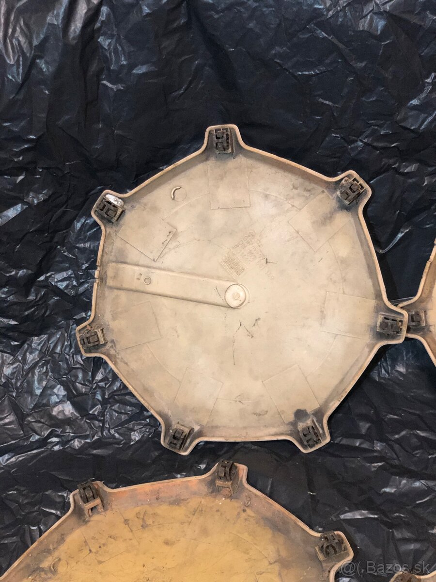 Dobové puklice VW - 5