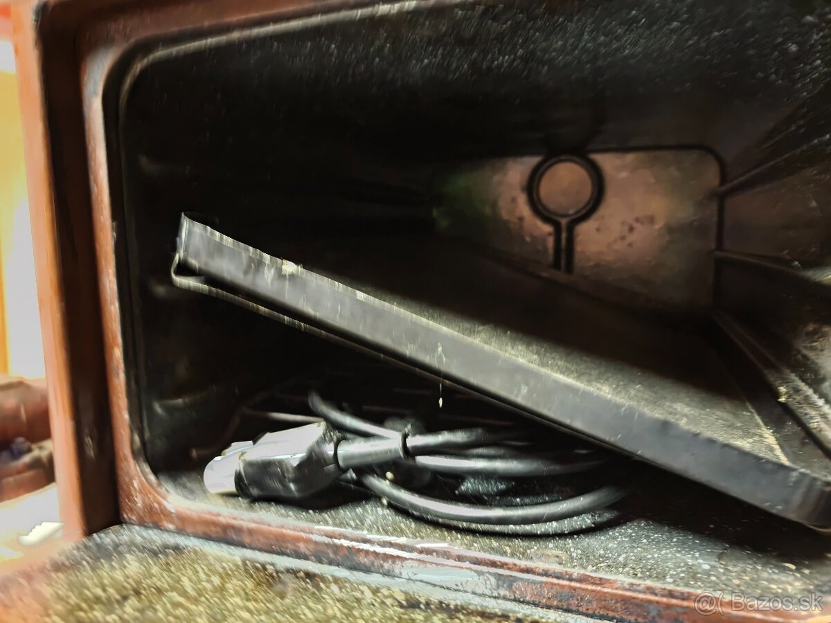 Predám plne fuknčnú retro pec - 5