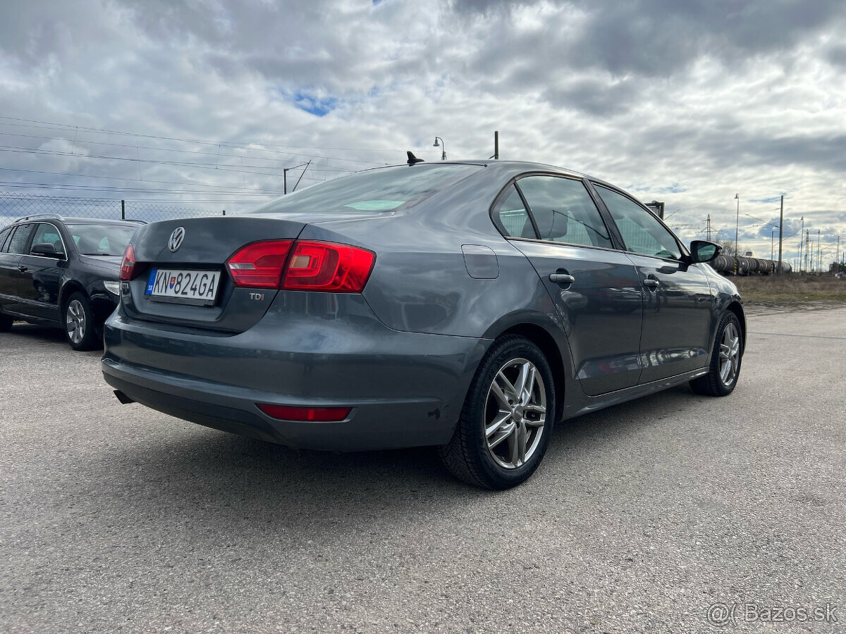 VW Jetta 1.6 TDI diesel, 77KW, MT5, rok:08.2011. - 5