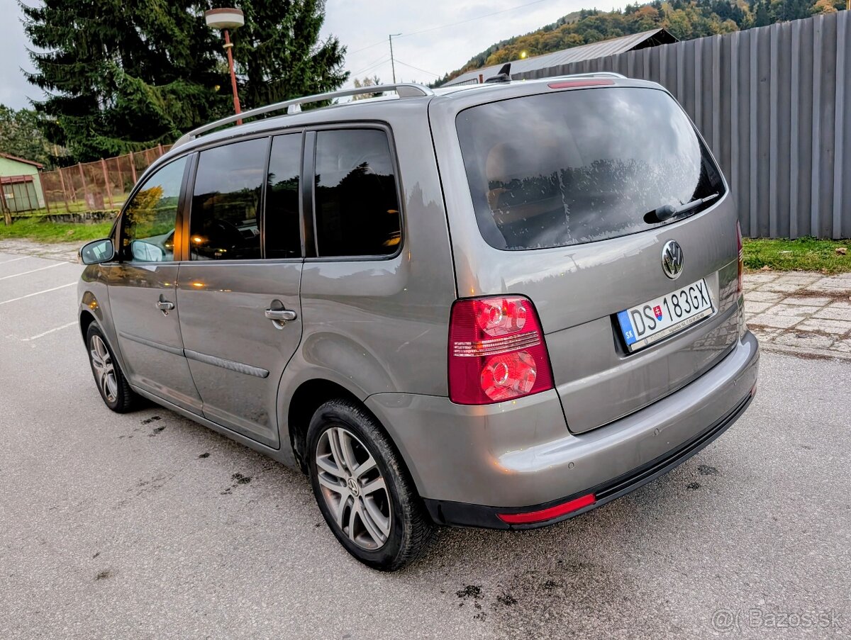 Volkswagen Touran 2.0 TDI DSG - 5