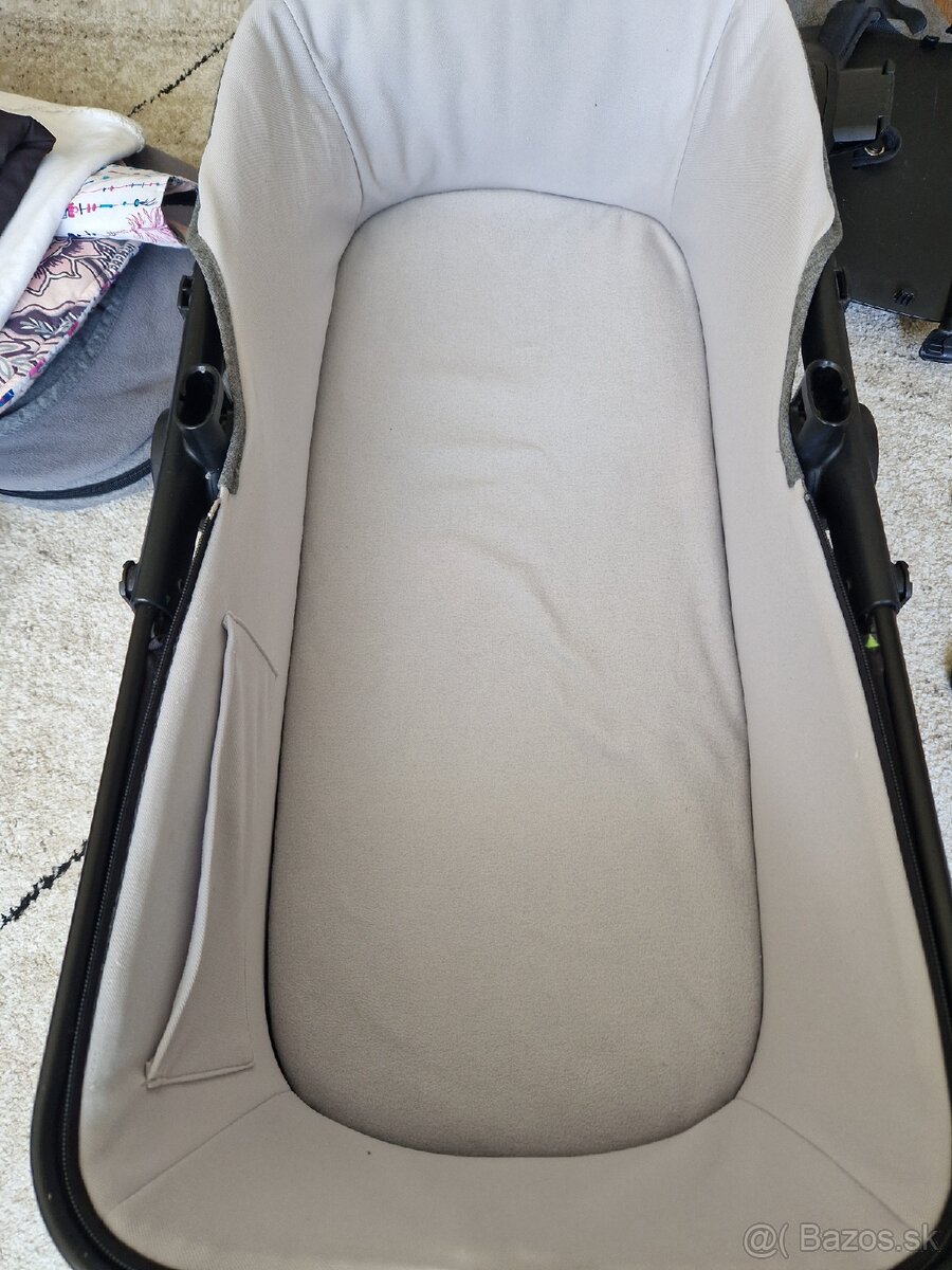 Bugaboo fox 2 vajíčko a základná cybex - 5