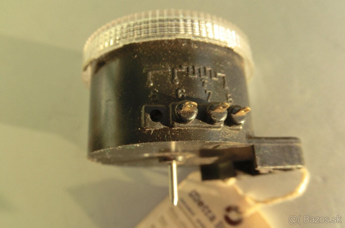 Rôzne meracie prístroje . - 5