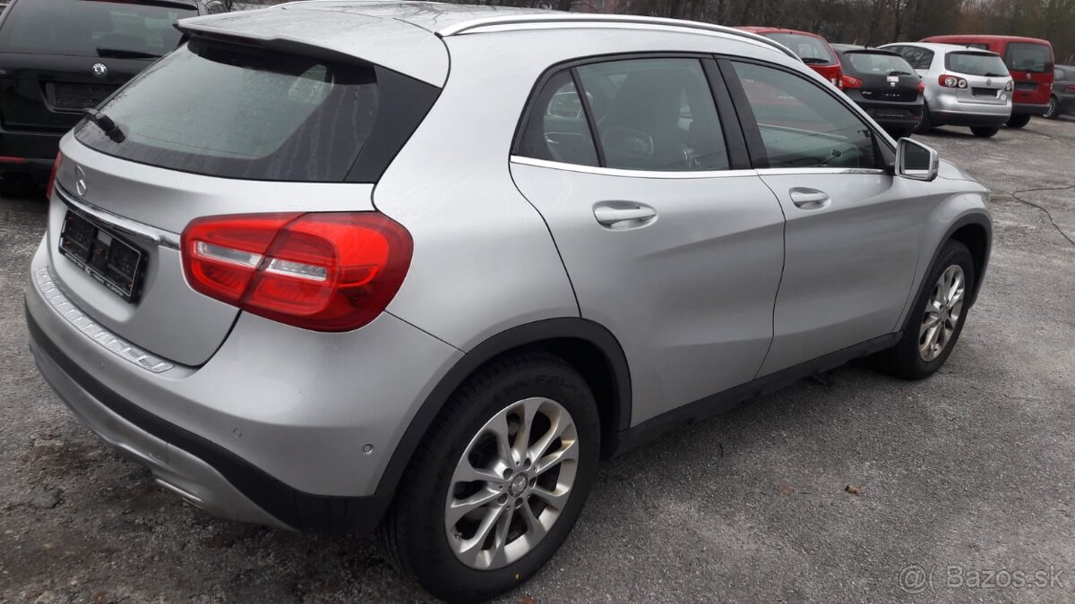 MB GLA 200 1,6 benzin 115kw rok 2015 - 5