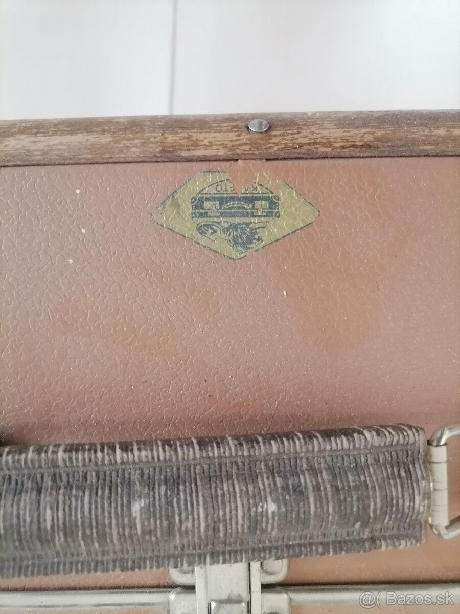 Predam stary kufor. - 5