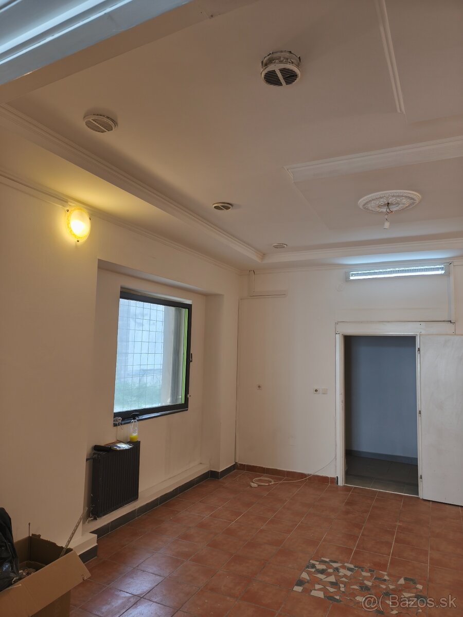 Prenájom obchodného priestoru v centre Trenčína - 5