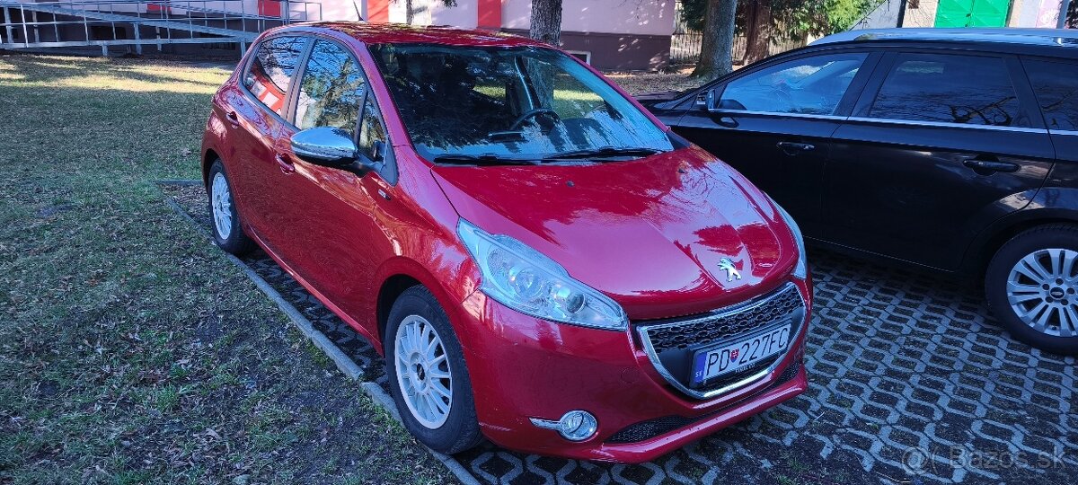 Peugeot 208 - 5