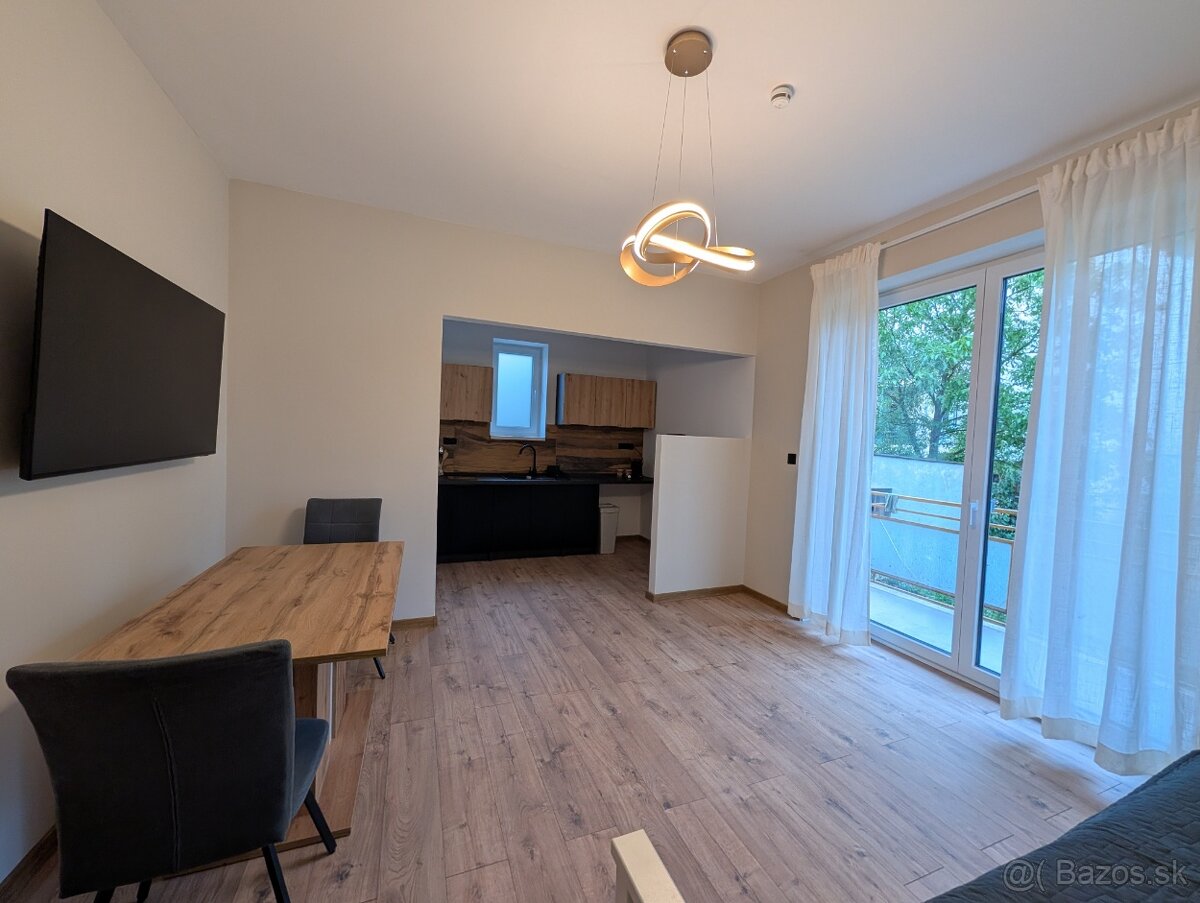 2-izbový apartmán v centre Piešťan - 5