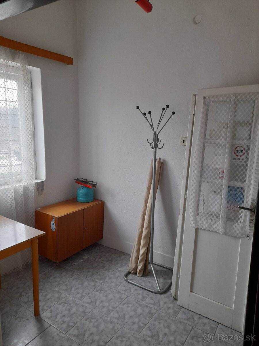 PRENÁJOM obchodný priestor – Uňatín - 5