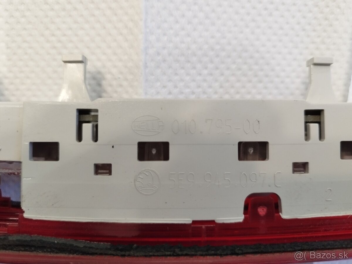 Škoda Octavia 3, Superb 3 - tretie LED brzdové svetlo. - 5