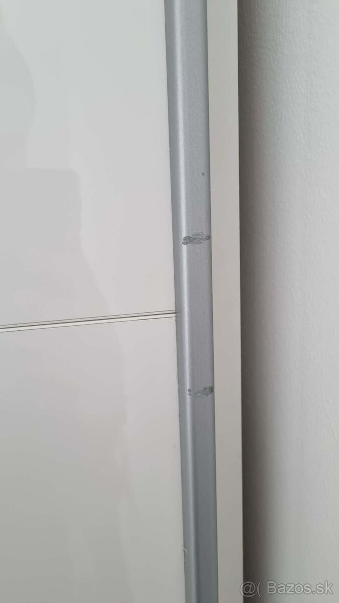 ŠATNÍKOVÁ SKRIŇA - 5