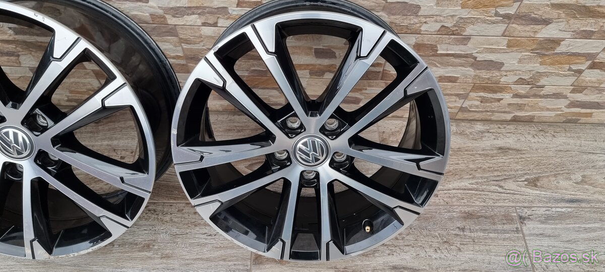 Predám Orginal VW SINGAPORE elektrony 5X112 R17 - 5