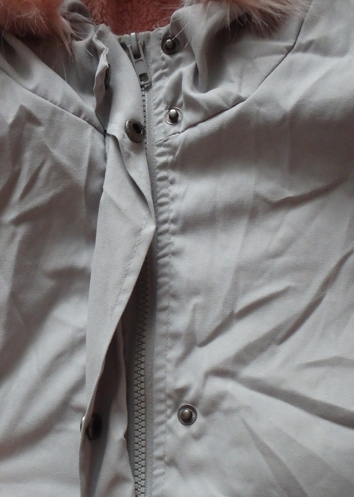 Šedá vetrovka s ružovou kožušinkou - 5