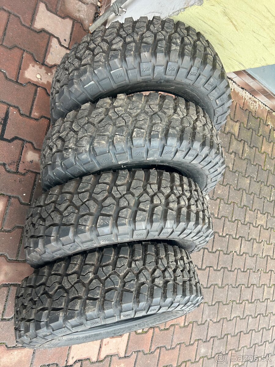 BF Goodrich MT 255/75 r17 - 5