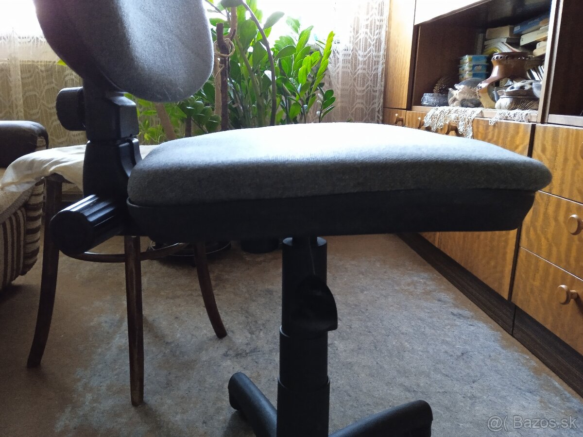 Predám kancelársku stoličku - 5