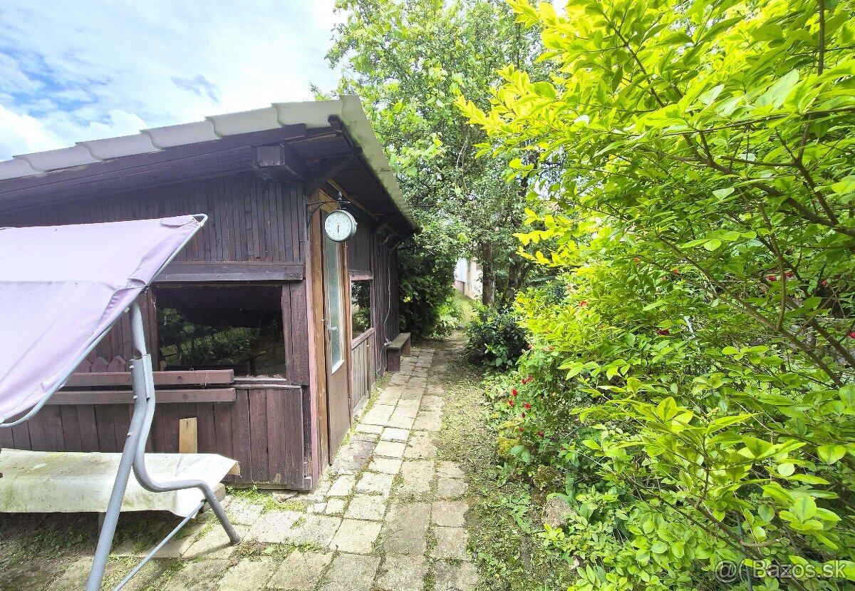Pozemok s chatou a garážou - 5