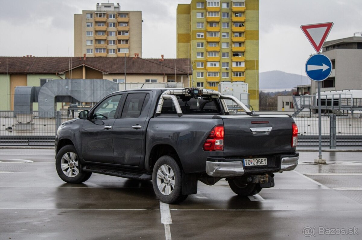 Toyota Hilux 2.4 D-4D Active A/T | 4x4 | - 5