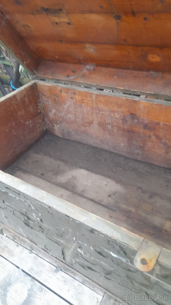 Stará truhlica 40eur - 5