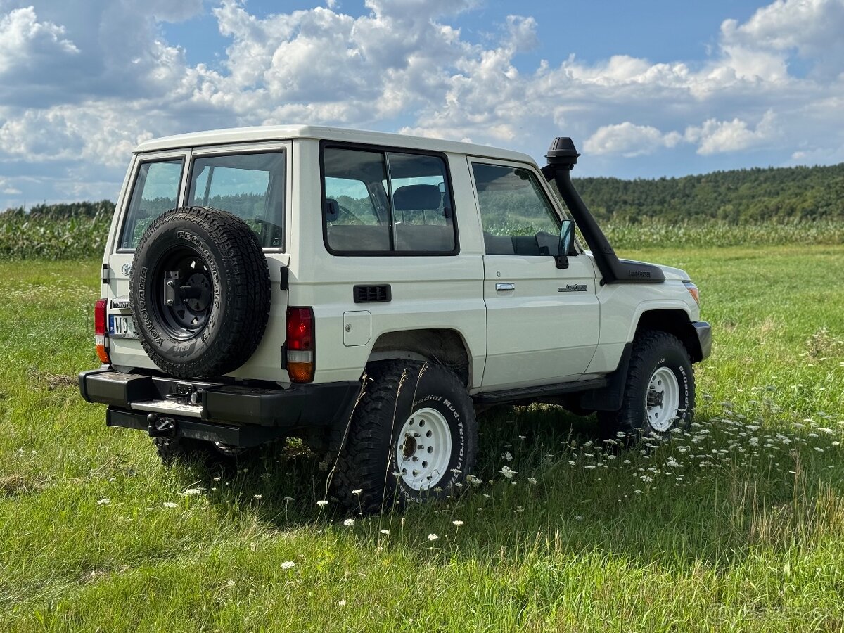 Toyota Land Cruiser 70 3.0 TDI