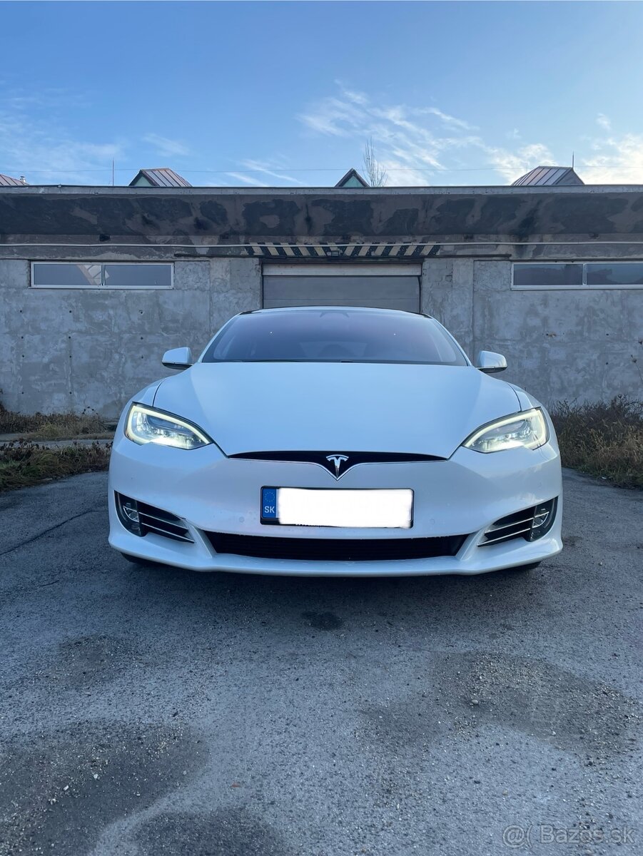 TESLA MODEL S - 5