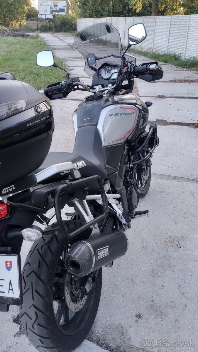 Suzuki Vstrom DL 1000 - 5