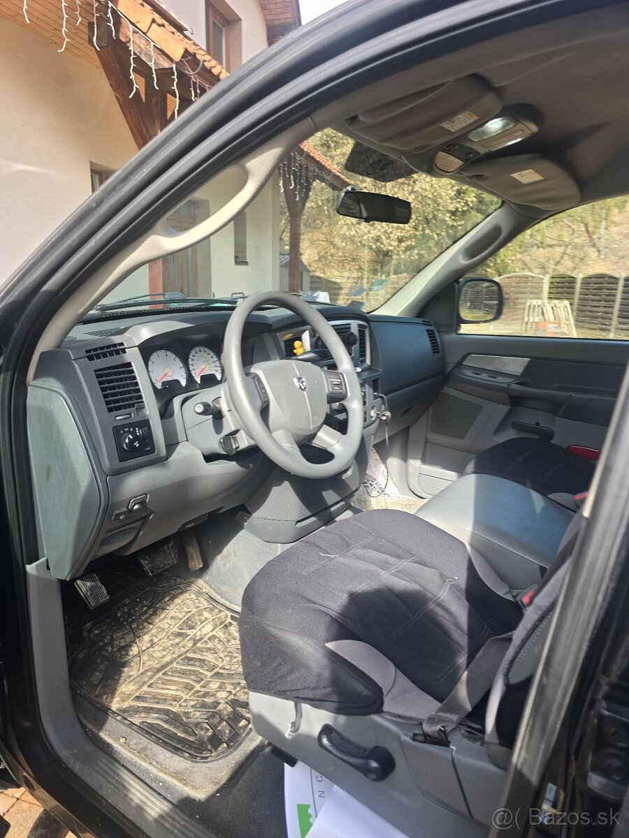 Predám Dodge RAM 4.7 V8 - 5