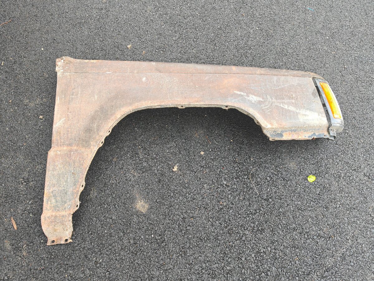 Predné blatníky Mitsubishi L200 1995 - 5