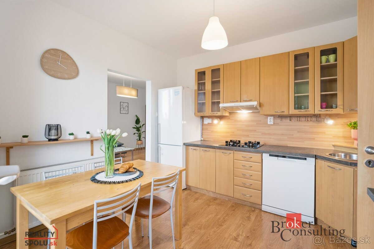 Slnečný a priestranný 3-izbový byt v tichej časti Klokočiny - 5