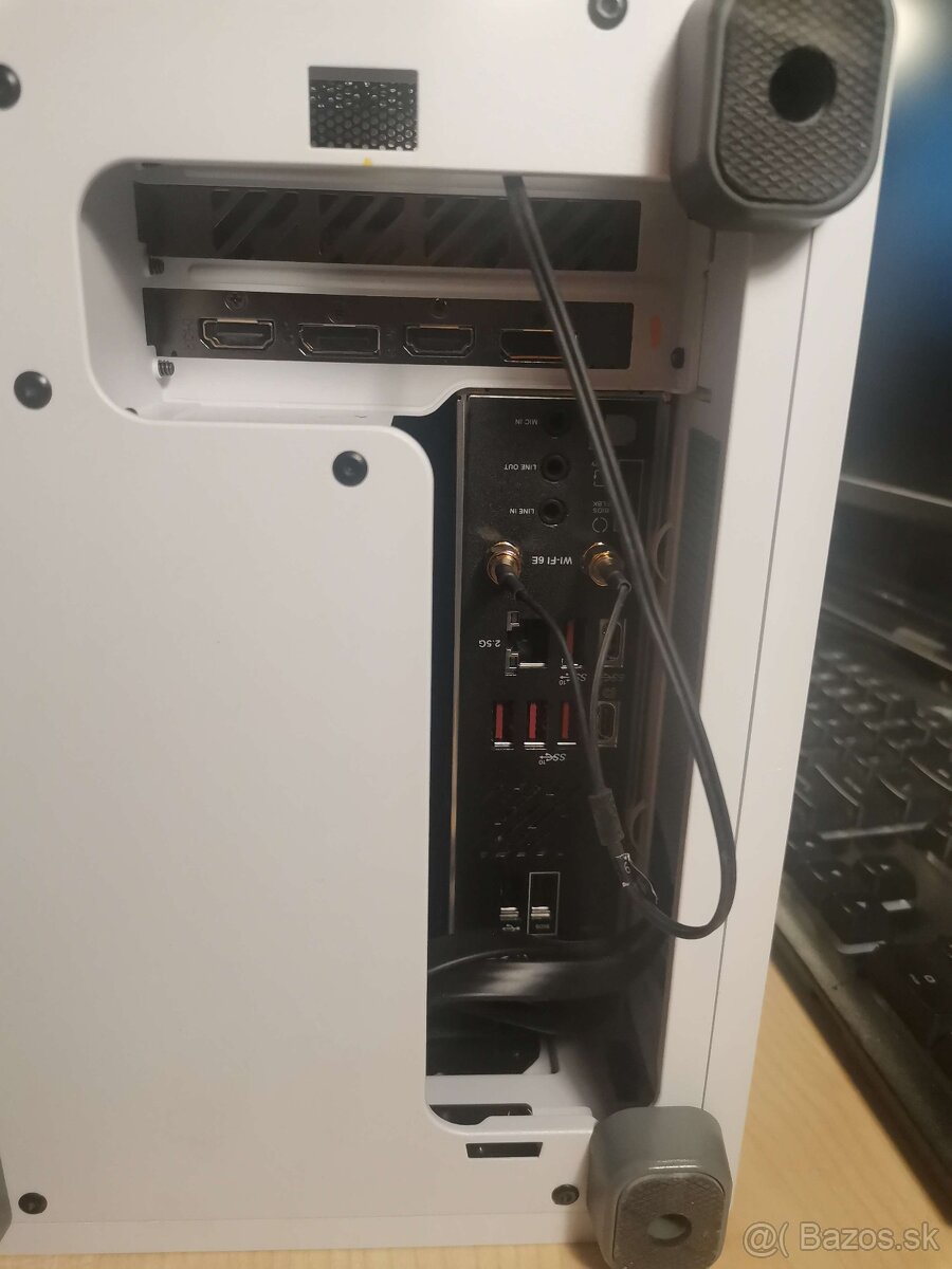Mini-ITX/SFF herný PC Ryzen 7 7800X3D / RX 7900 GRE - 5