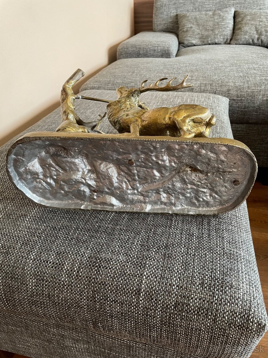 soška jeleňa socha jeleňa poľovnícky motív poľovnícka izba - 5