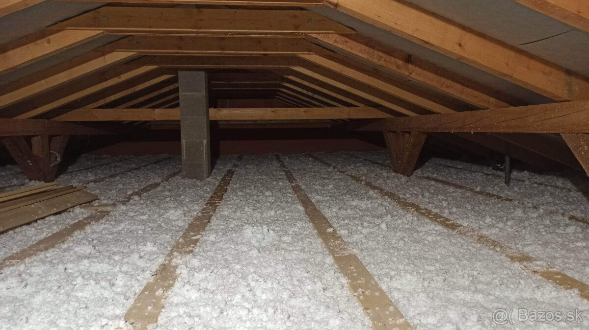 OBNOV DOM striekana fukana pena zateplenie strechy Anhydrit - 5