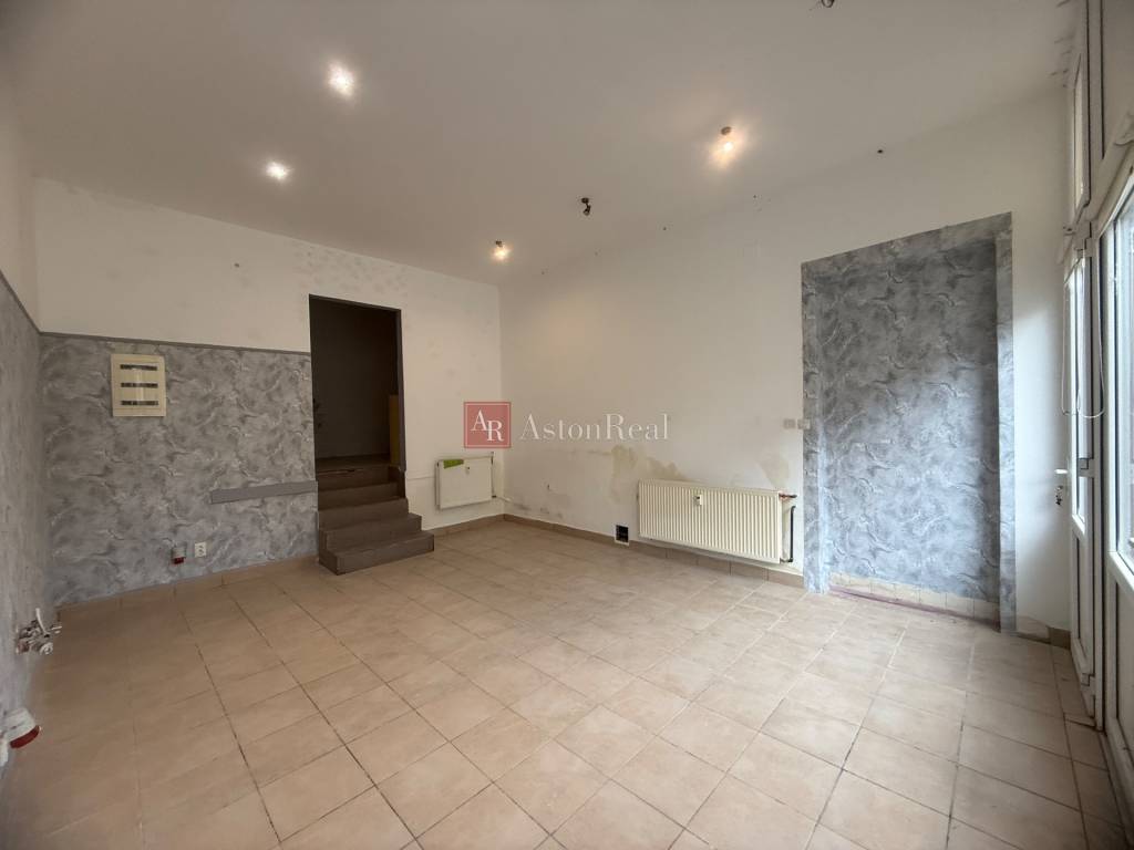 Na predaj obchodný priestor 38m2 v centre mesta Púchov- 1. m - 5